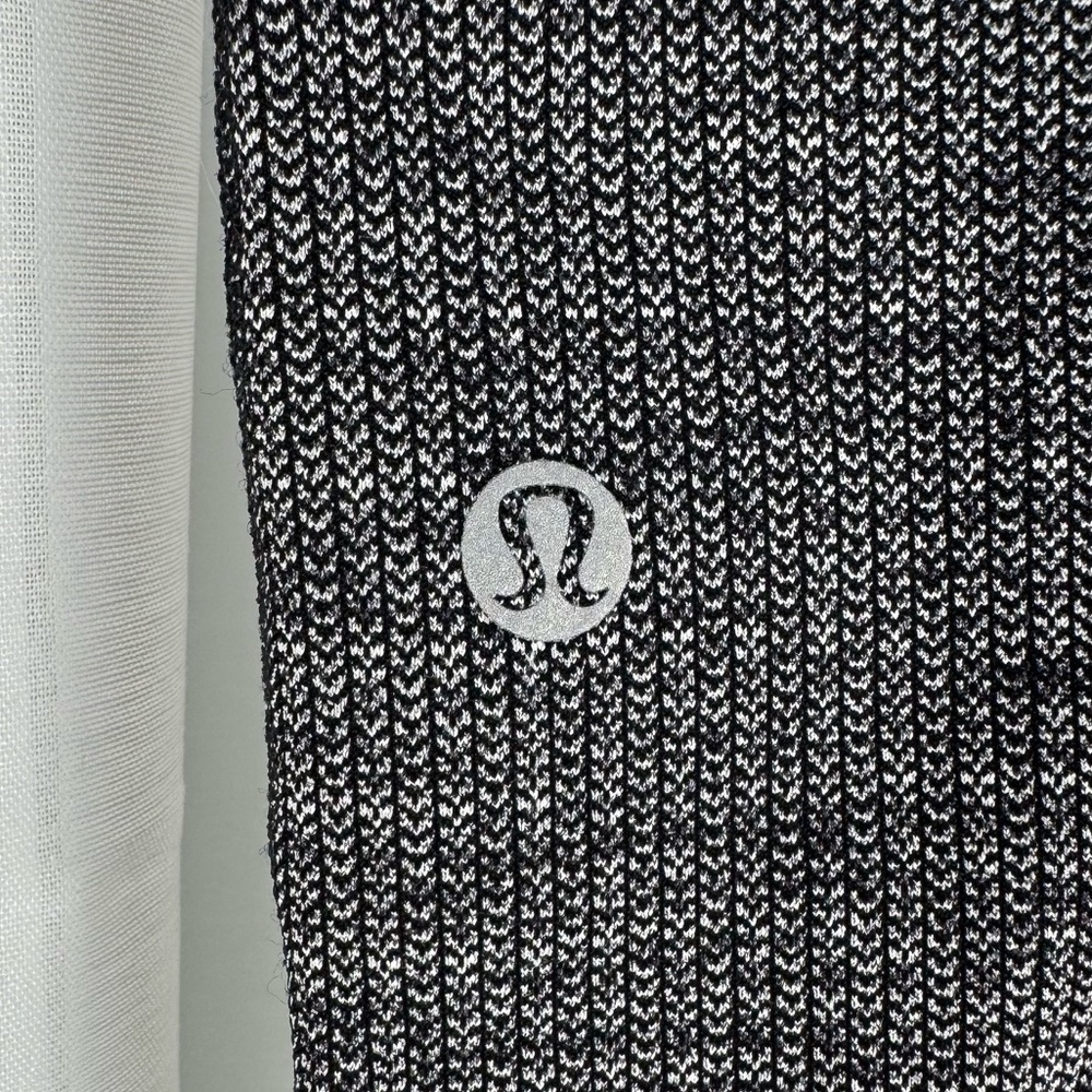 Lululemon Leggings with Pockets - Picture 4 of 7